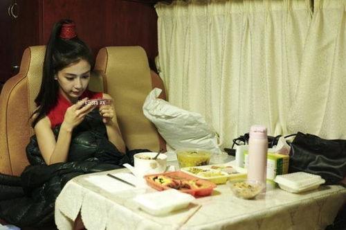 娱乐吃瓜酱吃饭视频大全