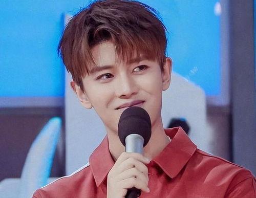 任嘉伦吃瓜娱乐视频,揭秘明星幕后趣事