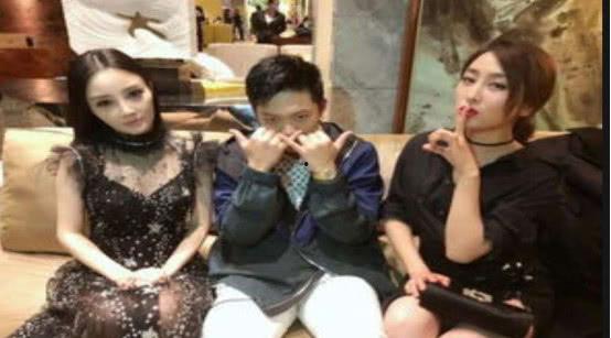 快乐吃瓜娱乐新闻视频